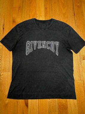 Givenchy 3D Logo Washed Tshirt 🔥🔥